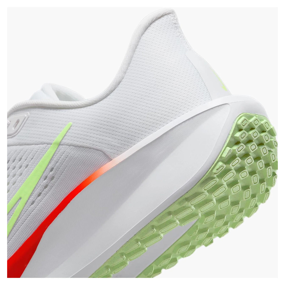 Кросівки жіночі Nike Quest 6