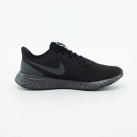 Кросівки Nike REVOLUTION 5 