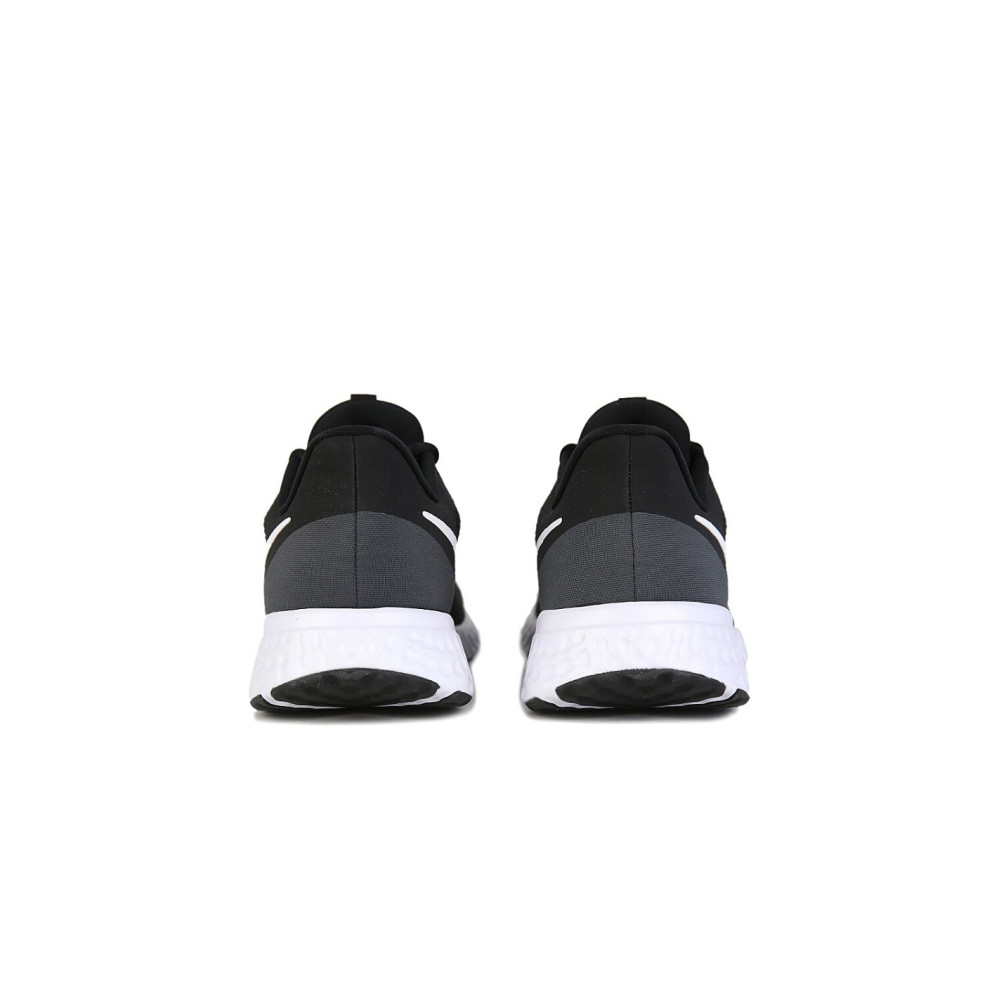 Кроссовки Nike Revolution 5 