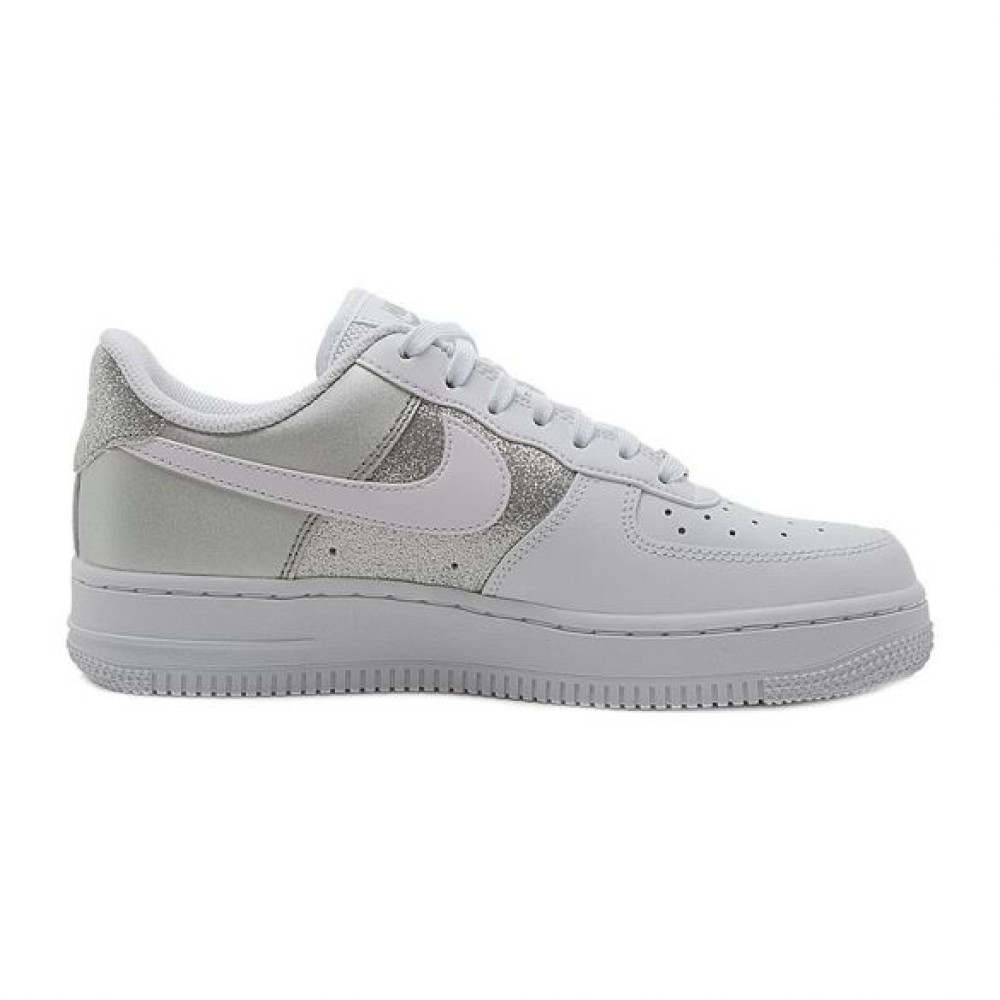 Кроссовки женскиеNike Wmns Air Force 1 07 White/Metallic 