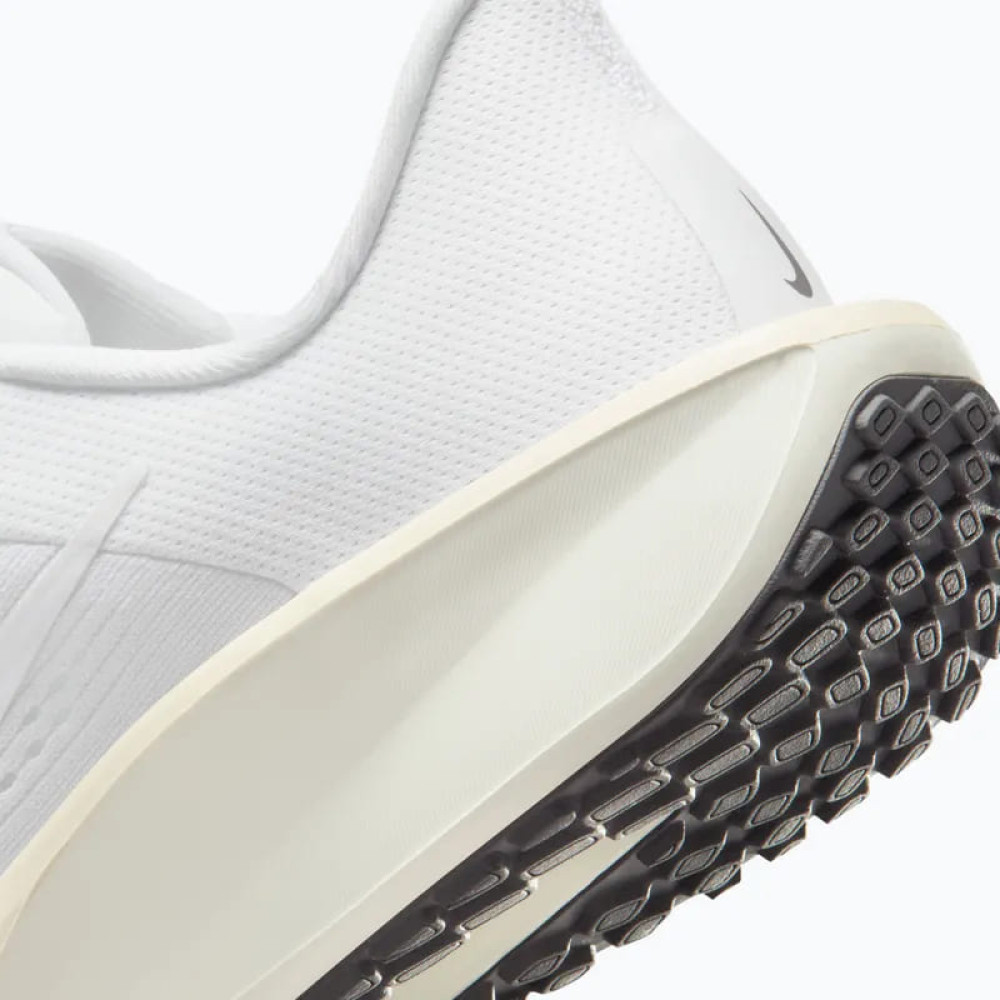 Кросівки жіночі Nike Quest 6 WomenS Road Running Shoes