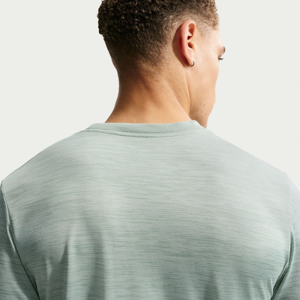 Футболка чоловіча Nike Dri- F I T Legend MenS T- Shirt