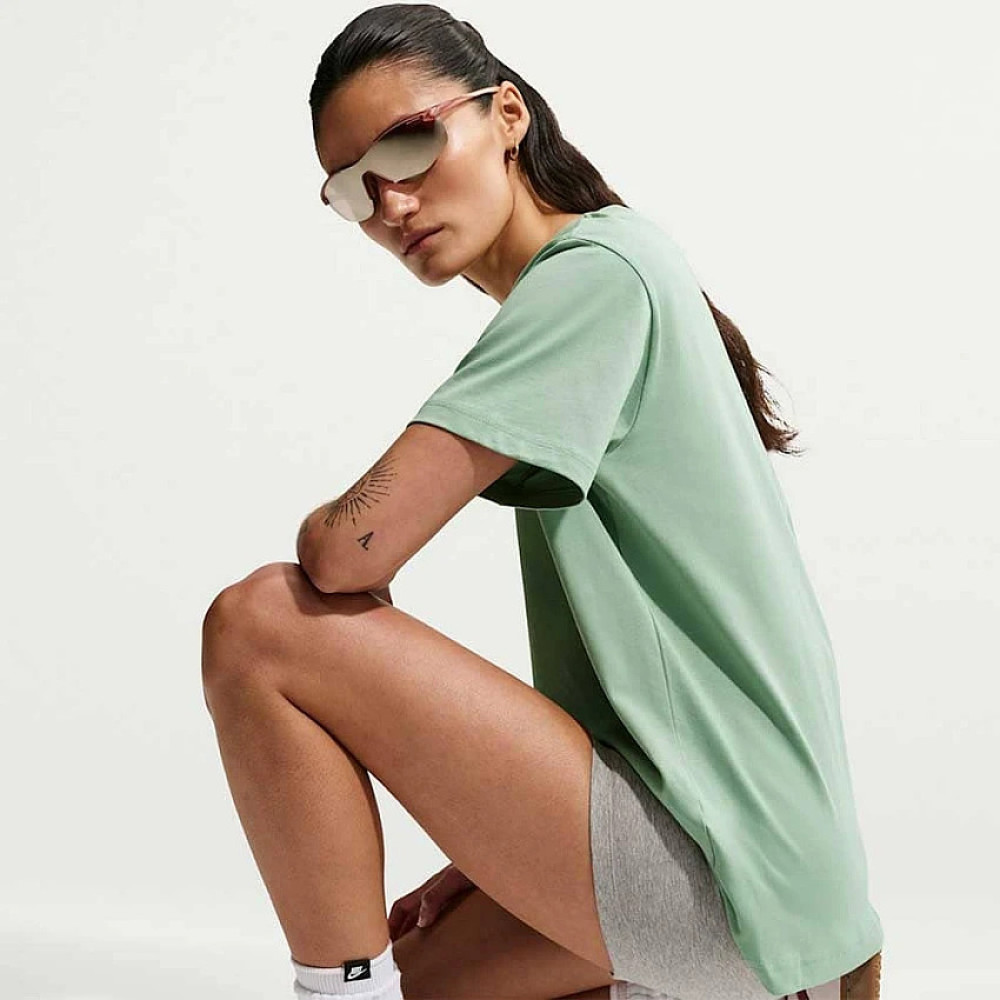 Футболка жіноча Nike W NSW CLASSIC SS TEE зелена