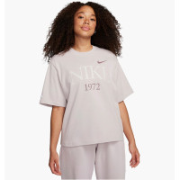 Футболка женская Nike T-Shirt Sportswear Classic