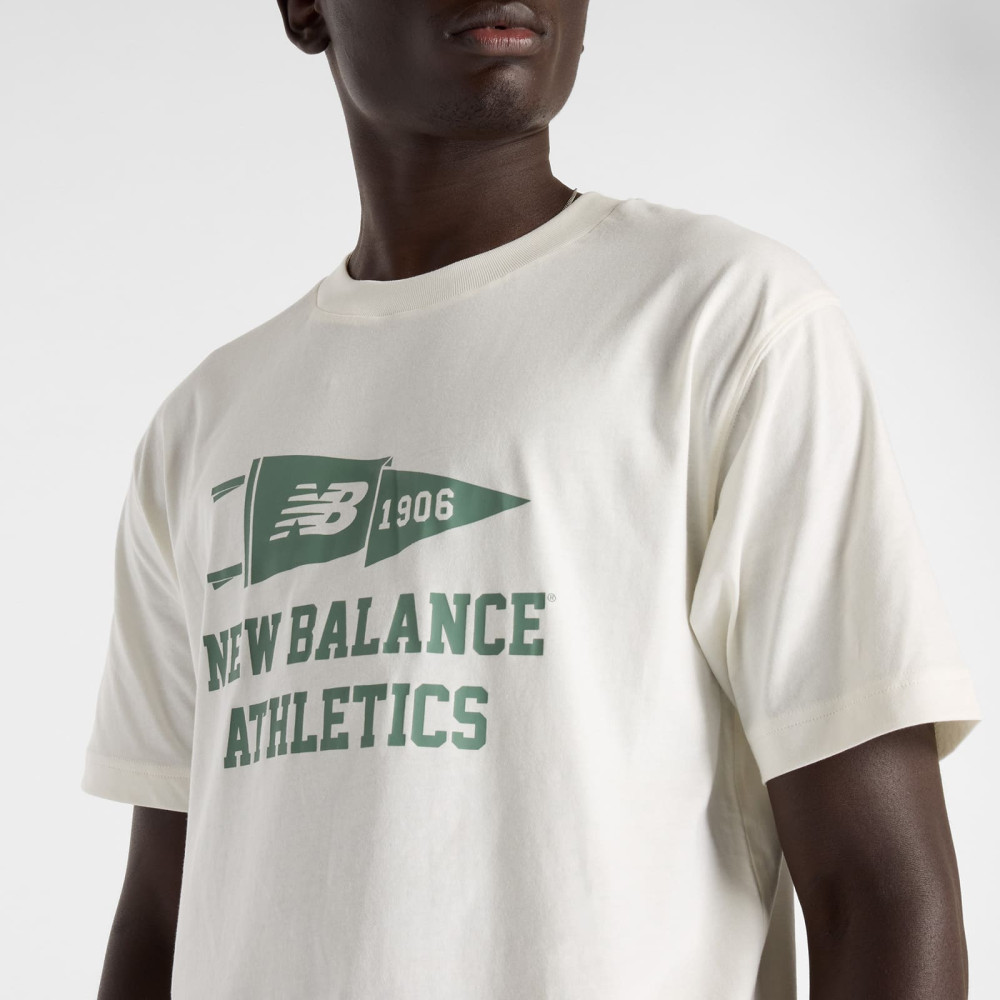 футболка чол. NB Varsity Pennant беж.