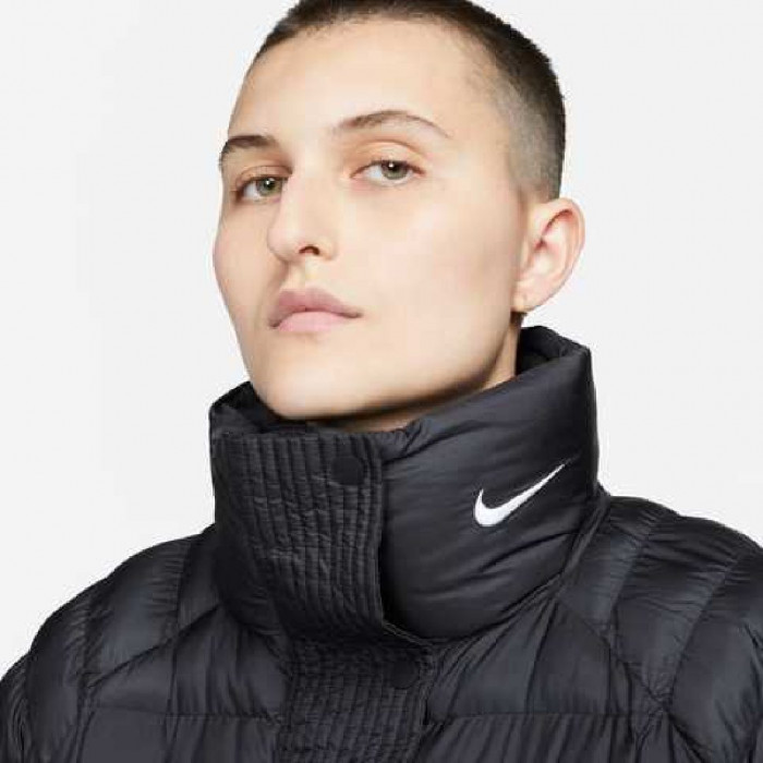 Жіноча куртка Nike essntl prima pka