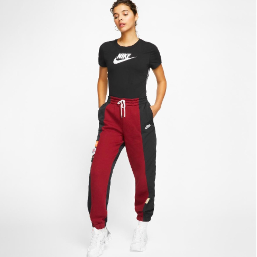 Жіноче чорне боді Nike Sportswear Heritage