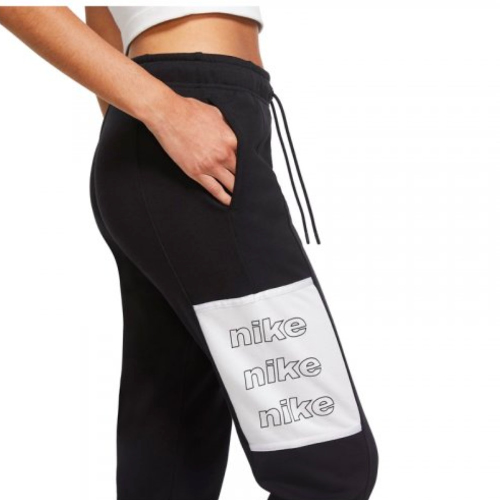Женские черные спортивные штаны Nike PANT