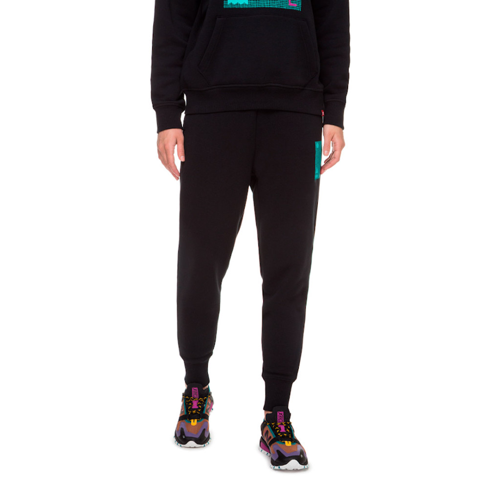 Спортивні чорні штани New Balance Essentials Terrain Fleece