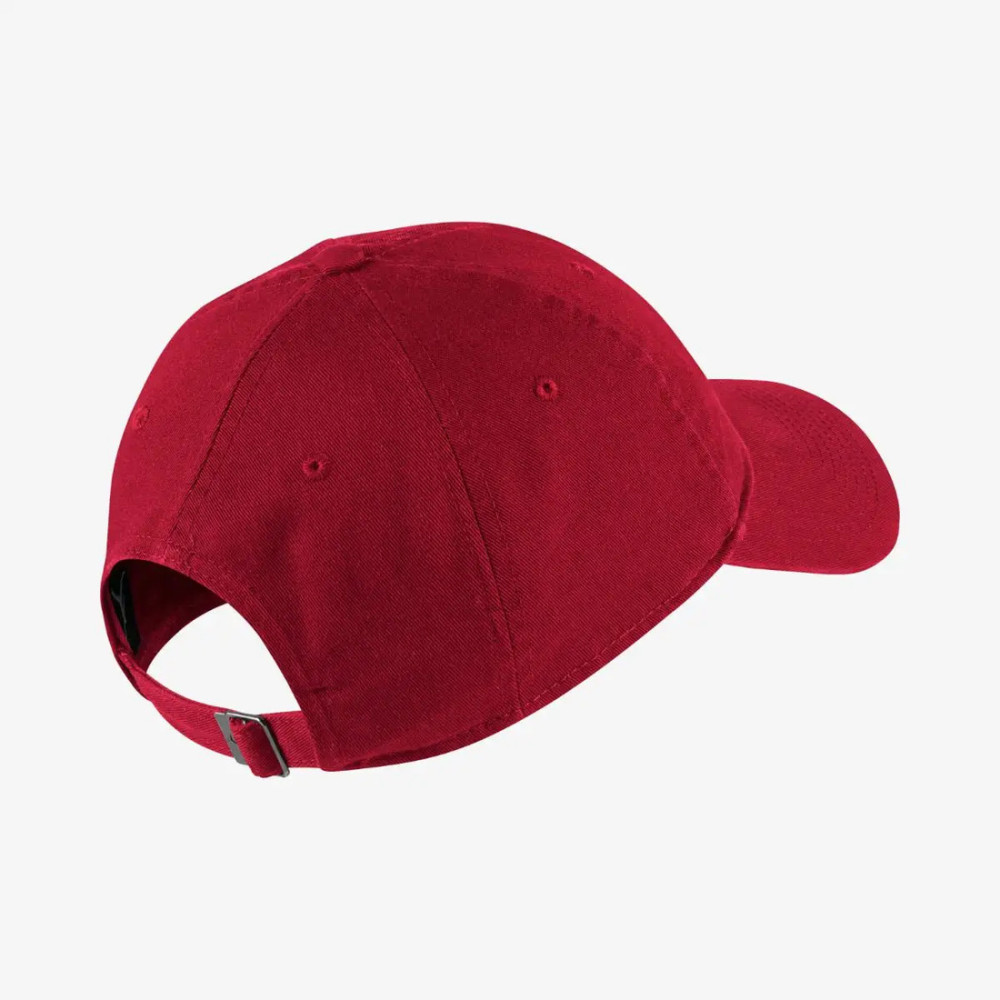Красная кепка Nike JUMPMAN